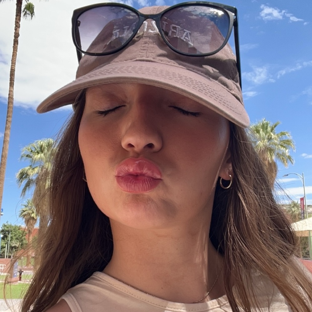 Meet your Posher, Elizabeth